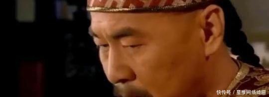 甄嬛污蔑皇后推了她,胧月没有说谎,从胧月的角度看就是推了甄嬛